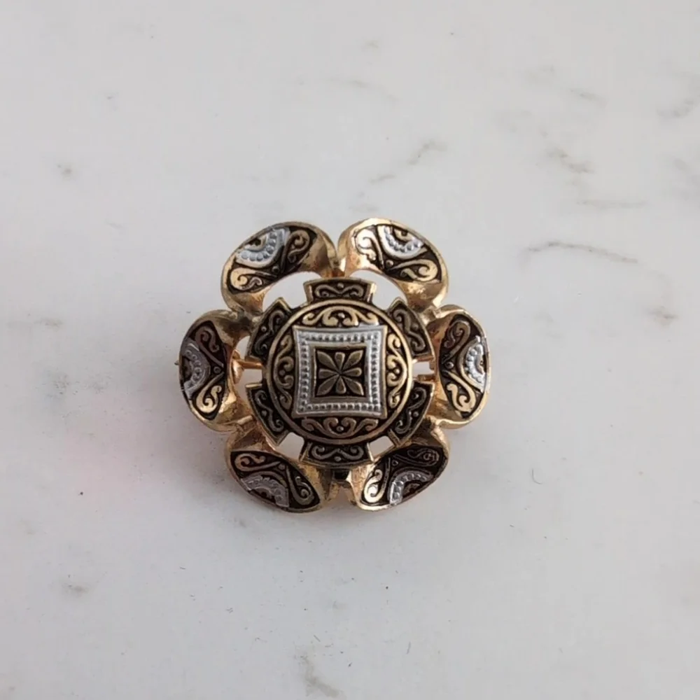 Vintage Gold Tone Filigree Flower Brooch Pin Ornate Scrollwork Antique Style